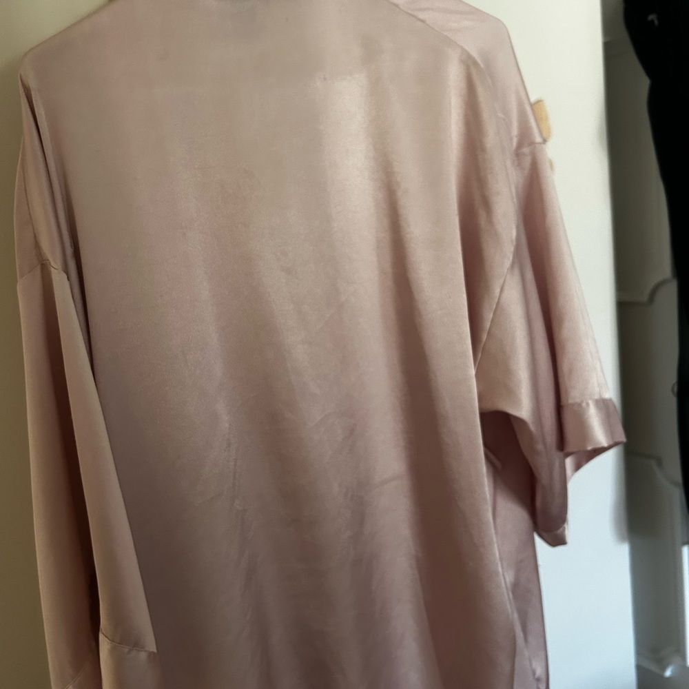 Victoria’s Secret robe - Picture 2 of 5